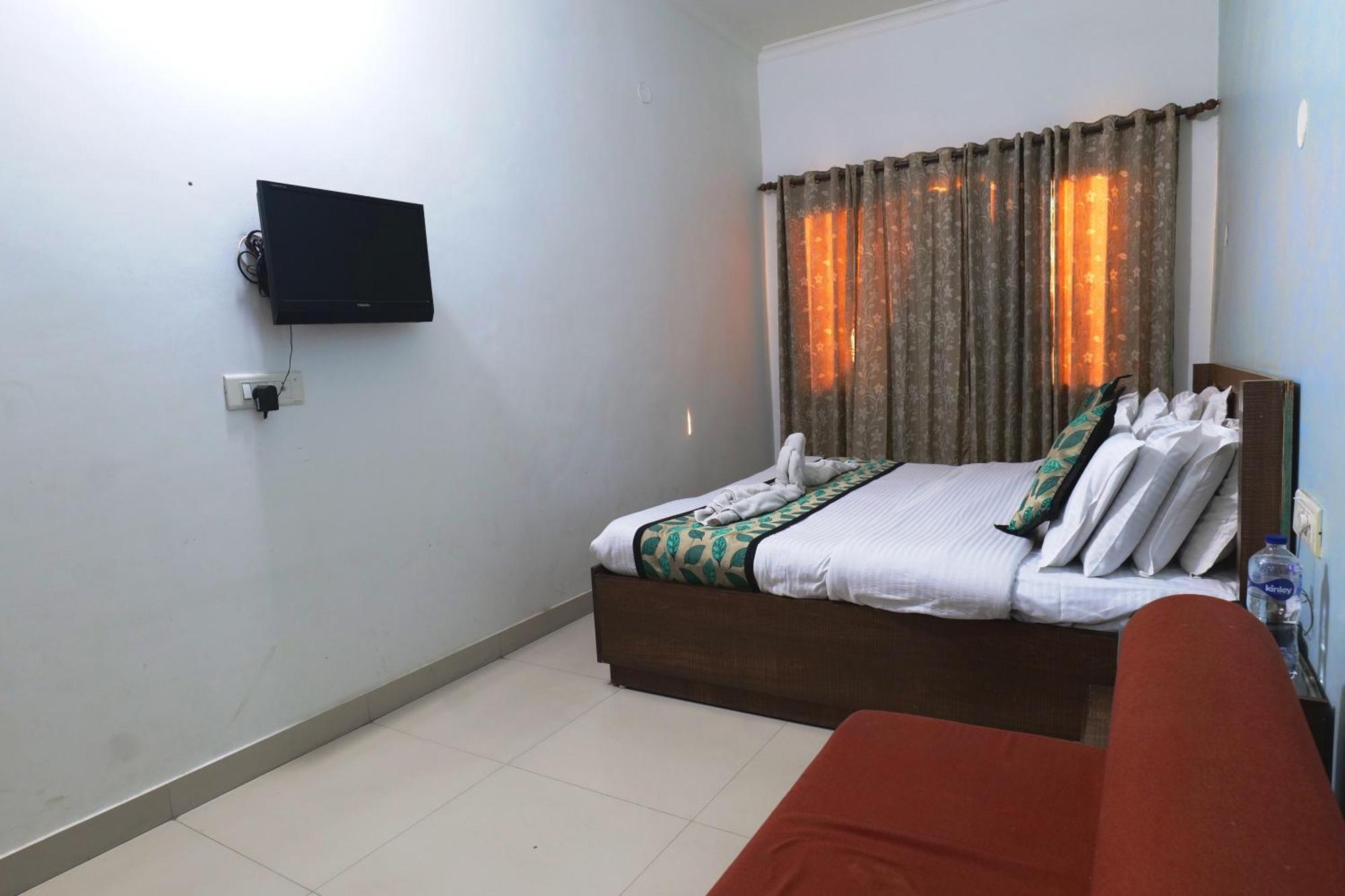 Hotel Holiday Comfort Амритсар Екстериор снимка