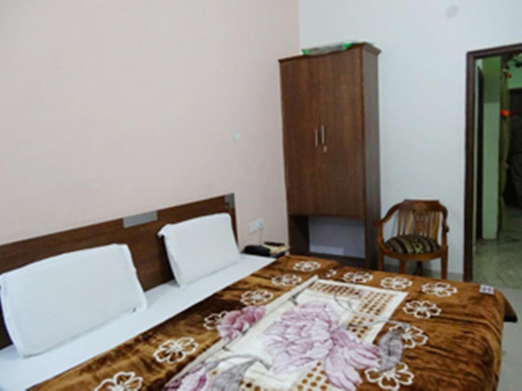 Hotel Holiday Comfort Амритсар Екстериор снимка