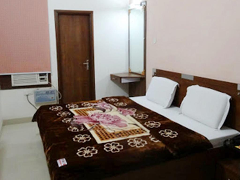 Hotel Holiday Comfort Амритсар Екстериор снимка